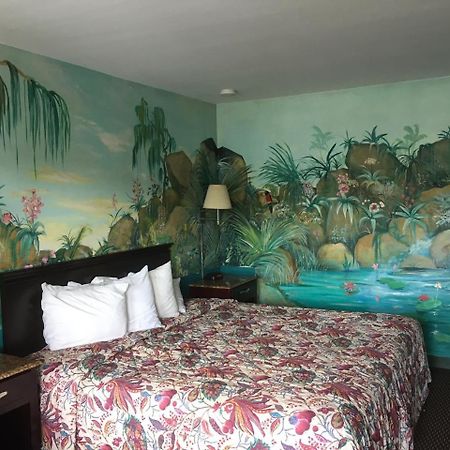 Deluxe Inn Галлоуэй Экстерьер фото